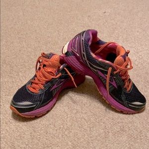 Brooks Adrenaline GTS 15 sneakers